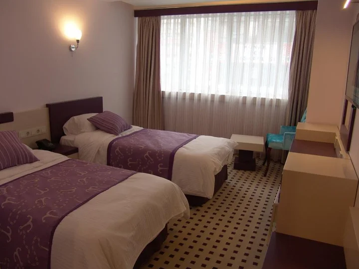 Измир: Izan Hotel