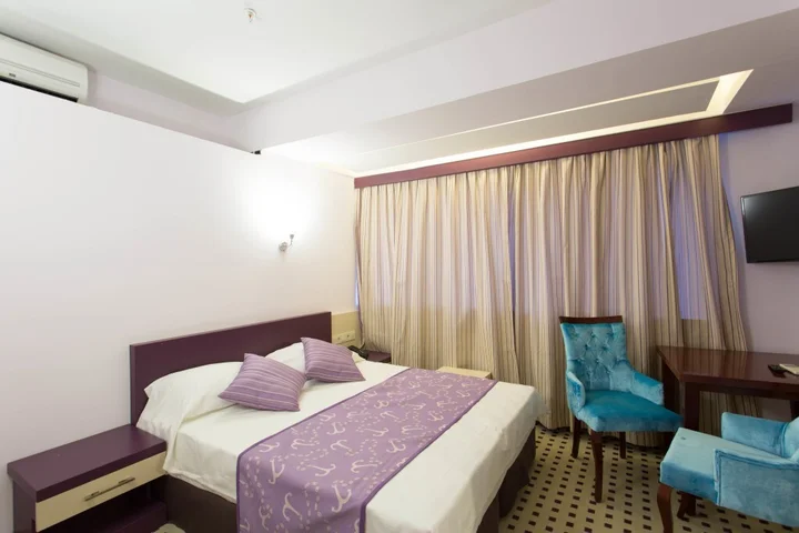 Измир: Izan Hotel