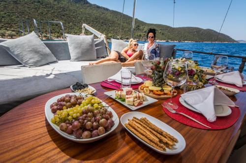 Бодрум: Barbaros Yachting Private Gulet 6 Cabins