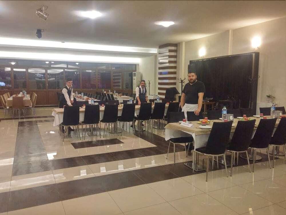 Усак: Kremon Hotel