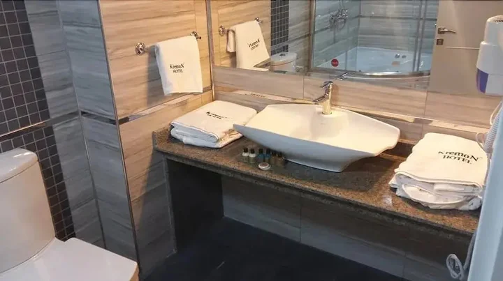 Усак: Kremon Hotel
