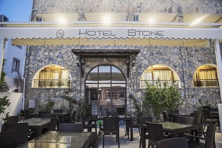 Тургутрейс: Stone Hotel