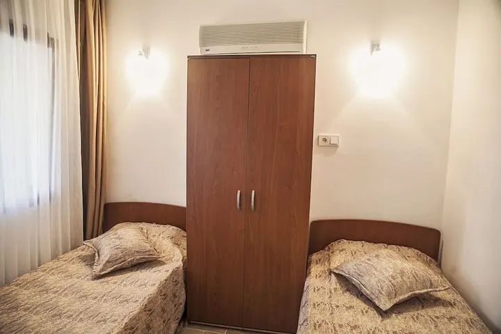 Тургутрейс: Stone Hotel