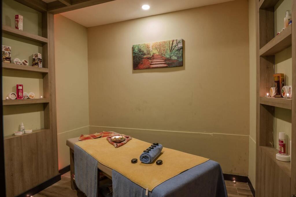 Богазкент: Throne Seagate Belek