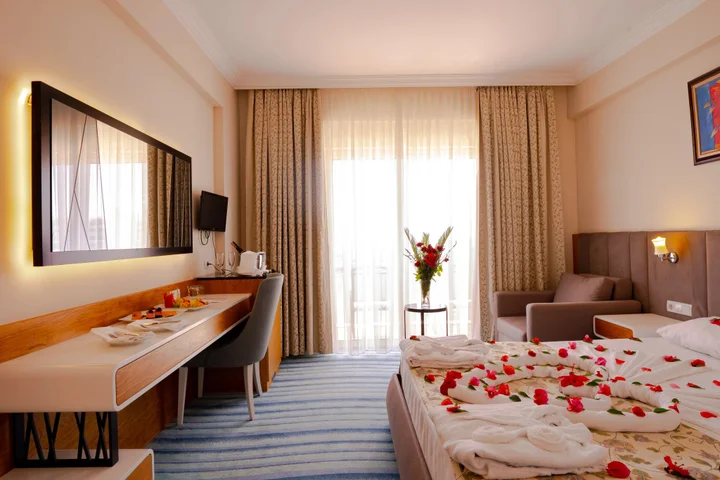 Богазкент: Throne Seagate Belek