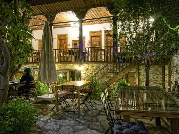 Салихли: Birgi Hotel Saliha Hanim Tas Konak