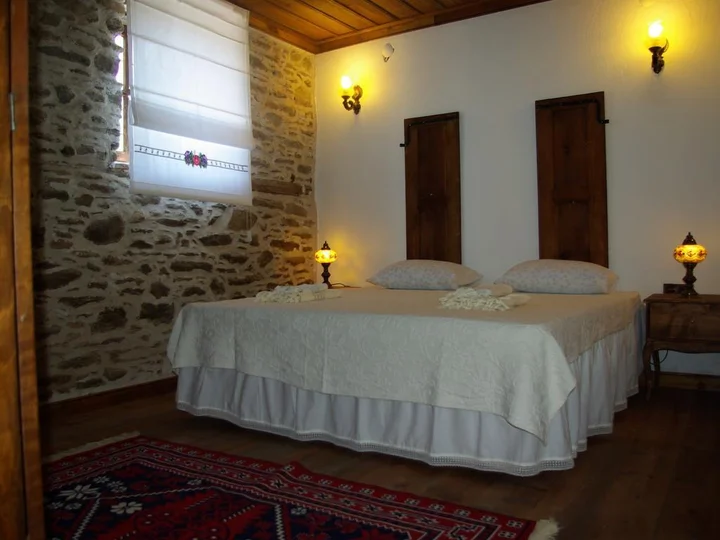 Салихли: Birgi Hotel Saliha Hanim Tas Konak