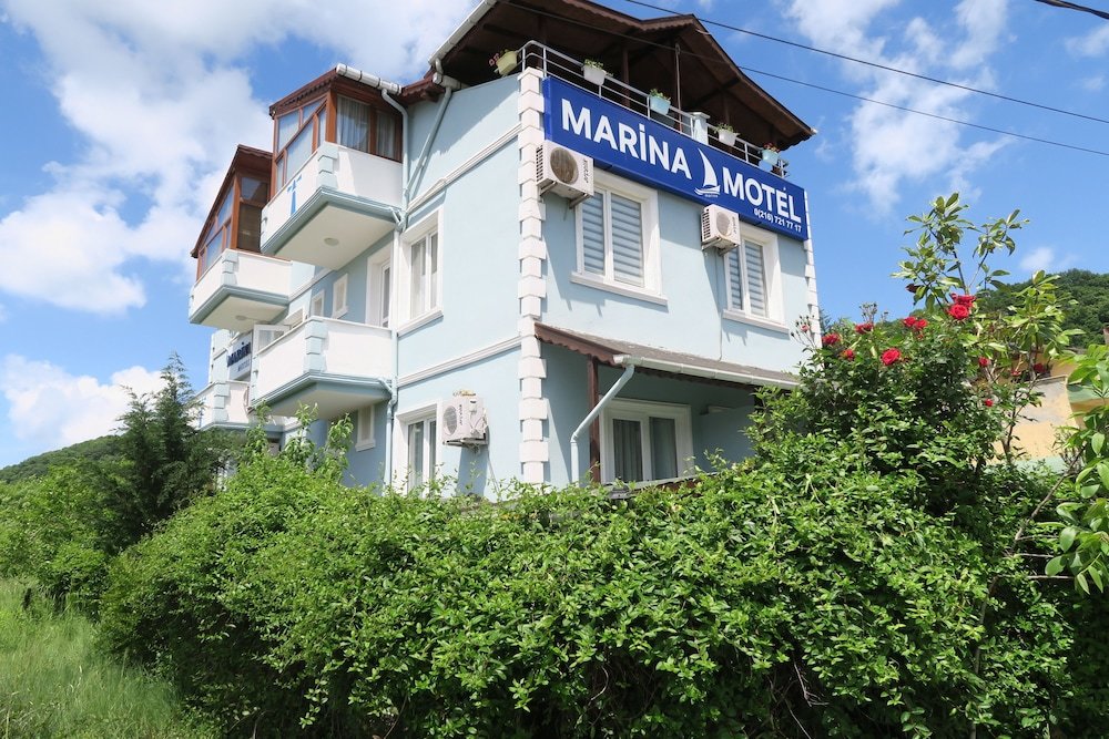 Сайл: Marina Motel
