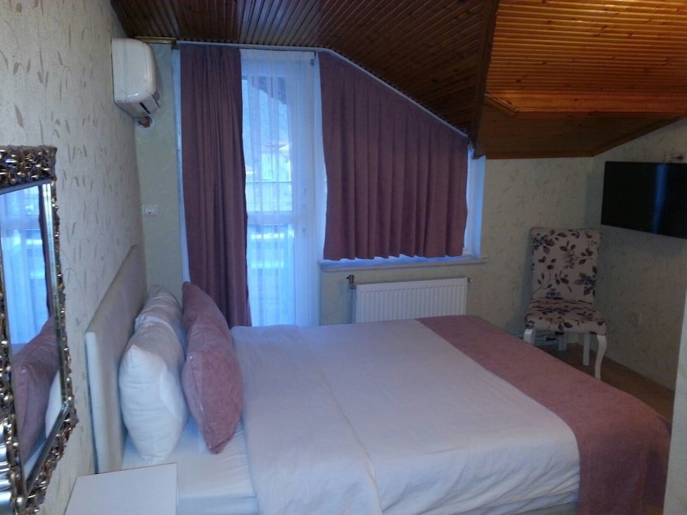 Сайл: Marina Motel