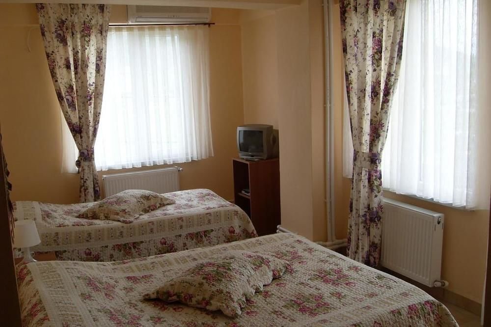 Сайл: Marina Motel