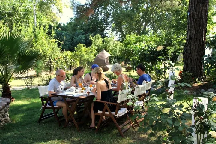 Чиралы: Defne Pension