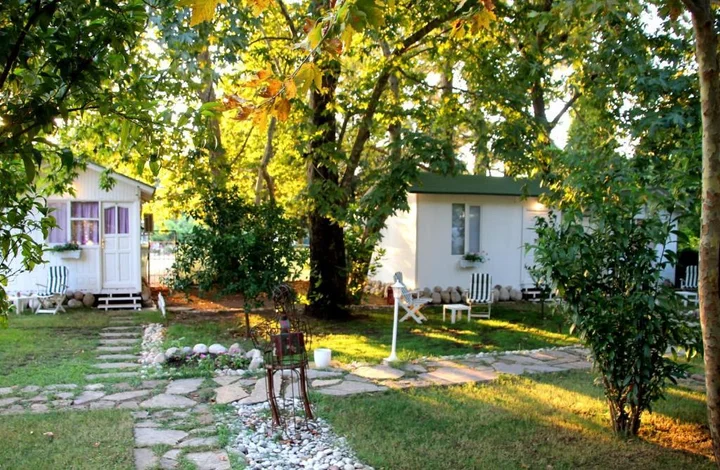Чиралы: Defne Pension