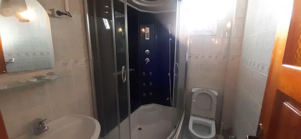 Бююкчекмедже: Sancak Hotel