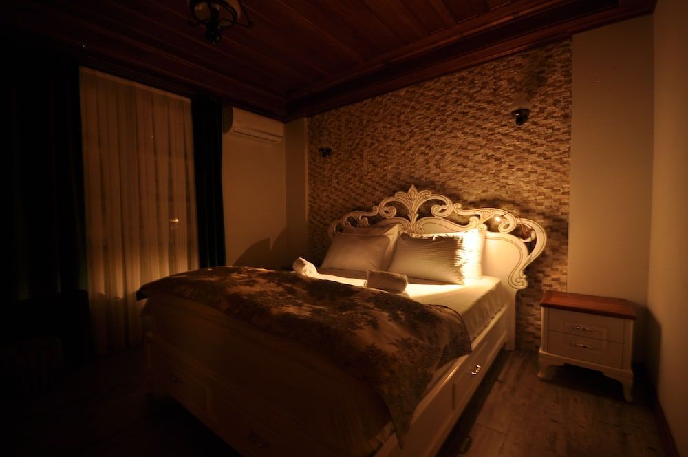 Айвалык: Svila Otel