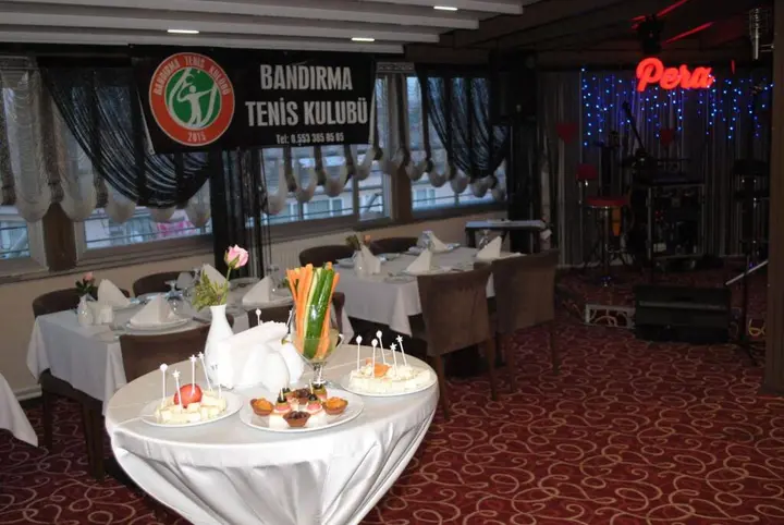 Бандырма: Perama Hotel