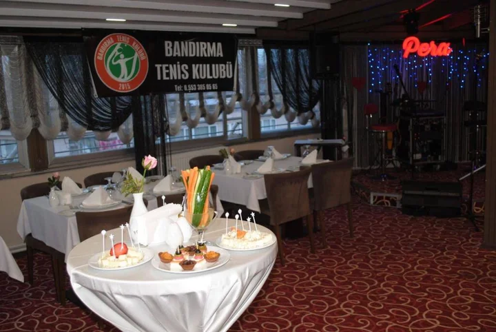Бандырма: Perama Hotel