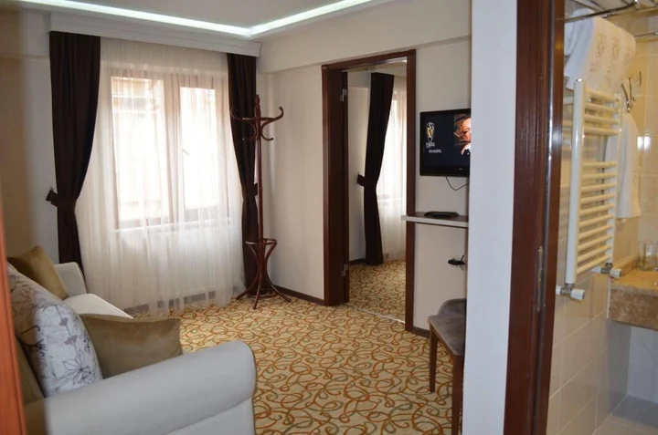 Бандырма: Perama Hotel