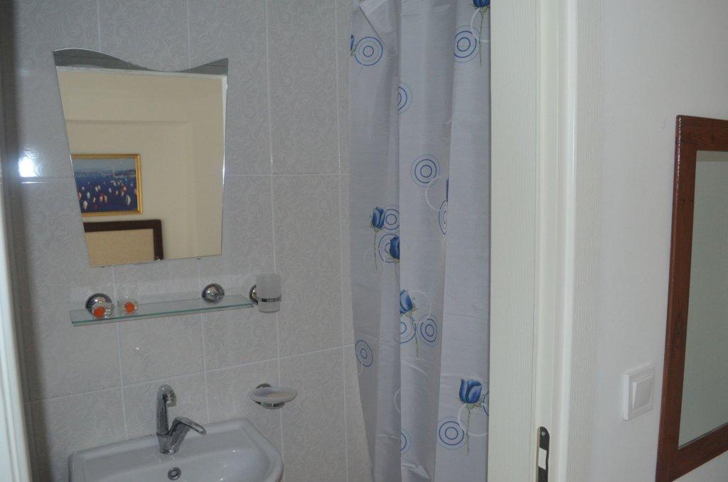 Айвалык: Lacivert Hotel
