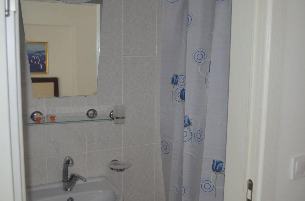 Айвалык: Lacivert Hotel