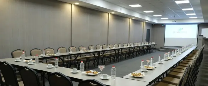 Сайл: Uçar Royal Hotel and Conference Hall