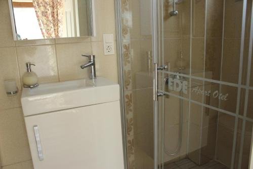 Тевфикие: Ede Apart Hotel