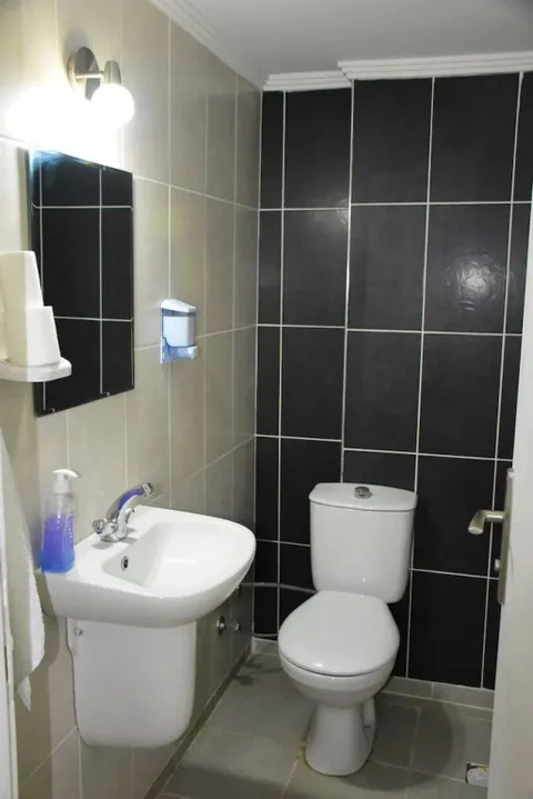 Бурхание: Burhaniye Merkez Otel
