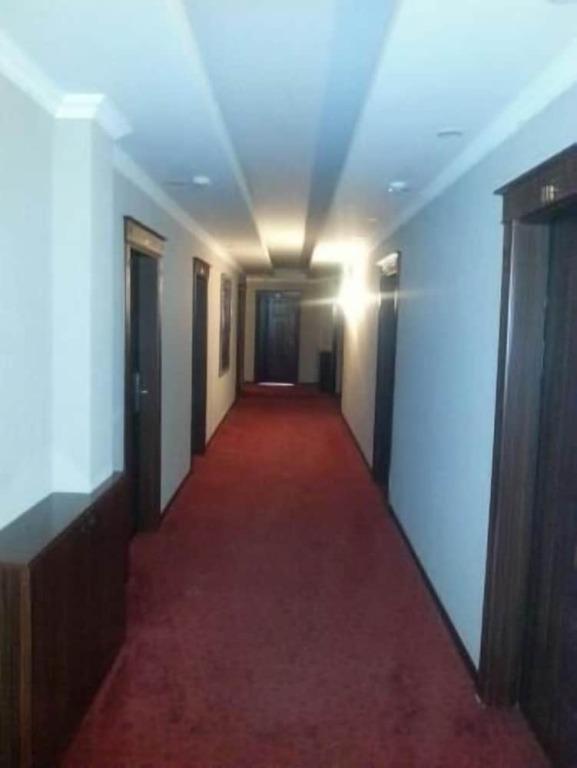 Ван: Resmina Hotel