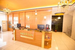 Ван: Resmina Hotel