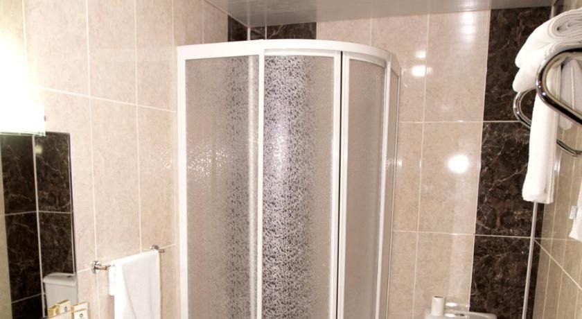 Ван: Resmina Hotel