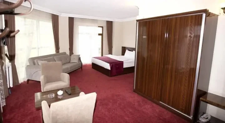 Ван: Resmina Hotel