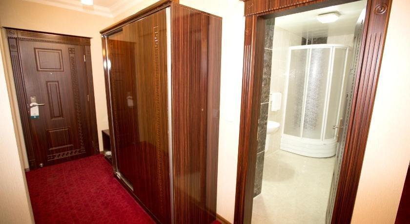 Ван: Resmina Hotel