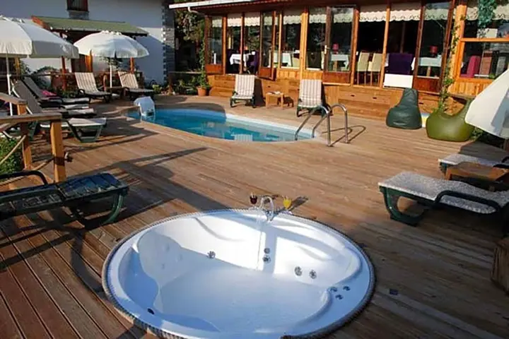 Сайл: TreeTops Park Hotel