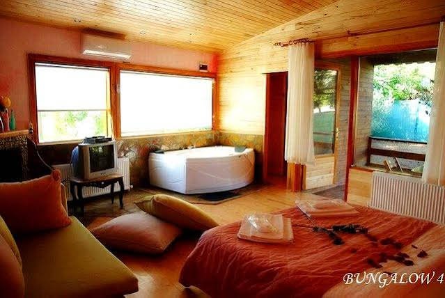 Сайл: TreeTops Park Hotel