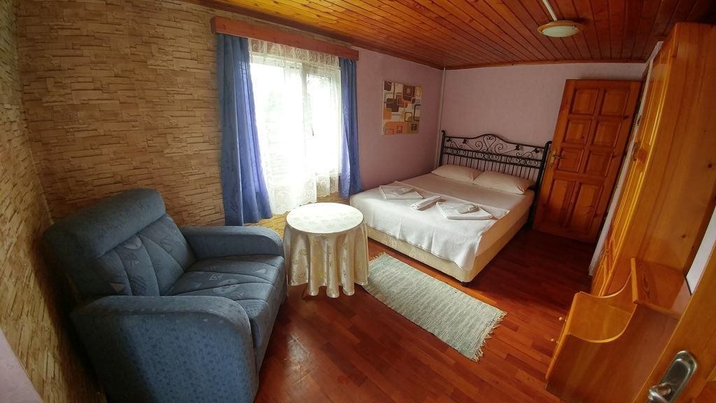 Сайл: Motel Sebastian