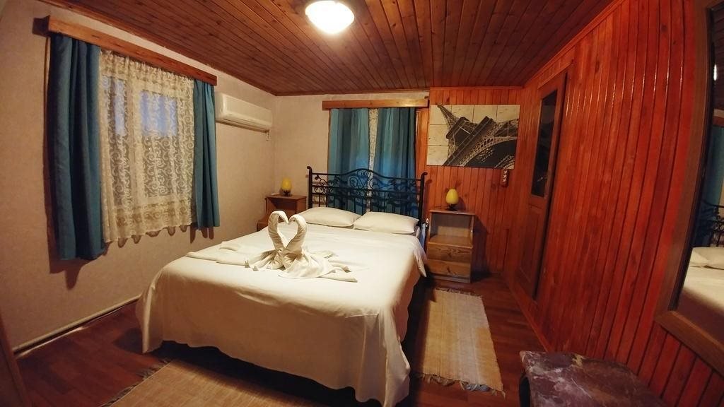 Сайл: Motel Sebastian