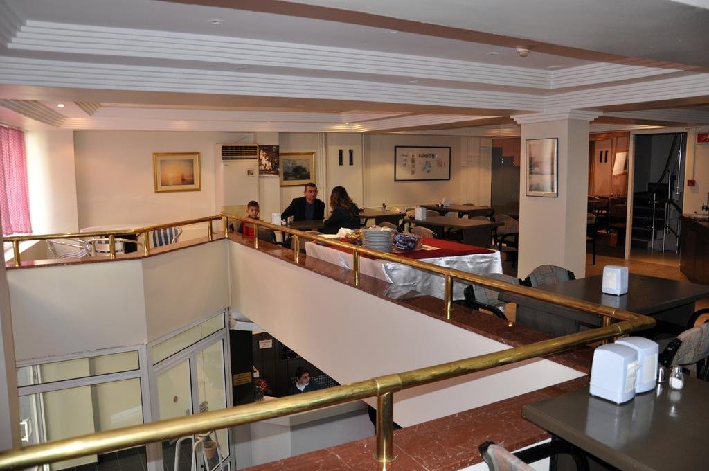Корлу: Istanbul Hotel Corlu