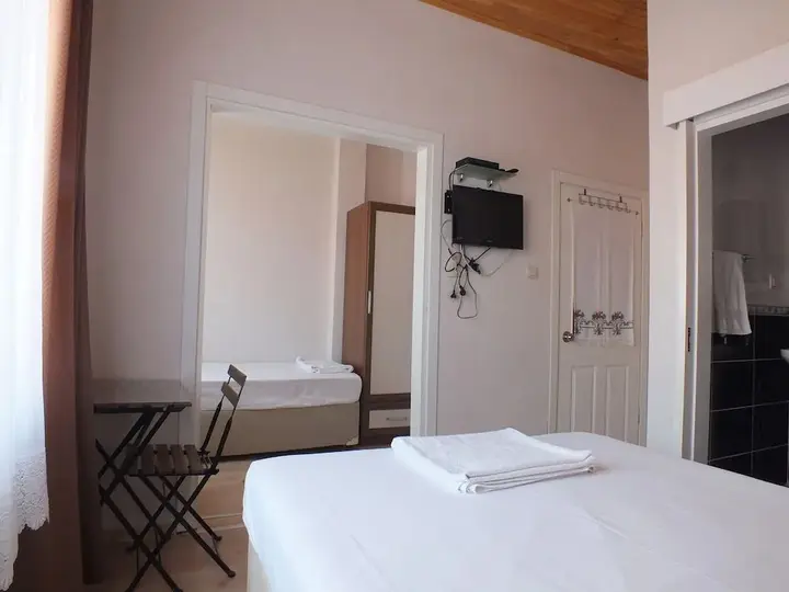 Бозджаада: Mine Tatil Evi