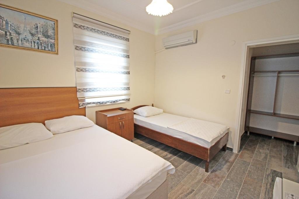 Бозджаада: Gezievi Pension