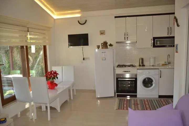 Дальян: Villa Yalili