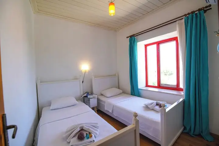 Бозджаада: Alaybey Ada Evi