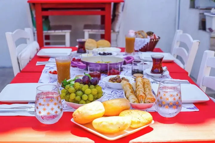 Бозджаада: Alaybey Ada Evi