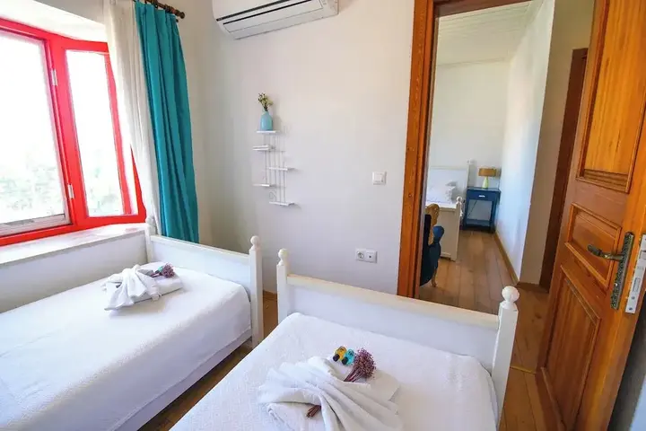 Бозджаада: Alaybey Ada Evi