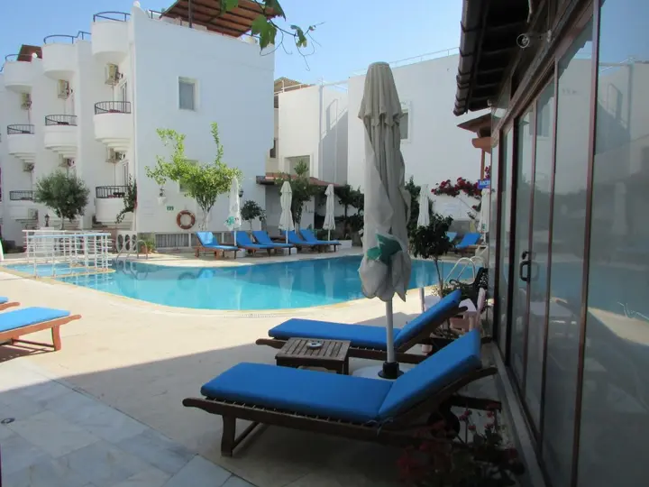 Битез: Çavus Hotel & Apart