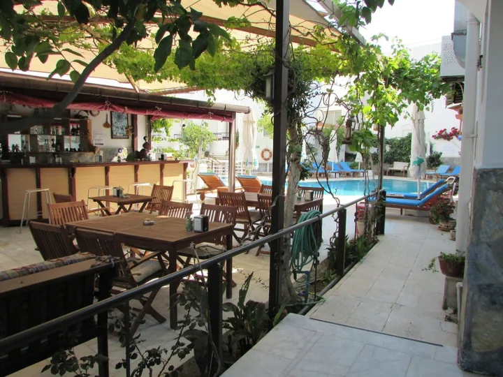 Битез: Çavus Hotel & Apart