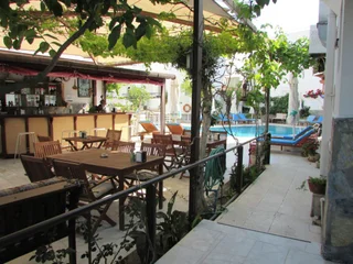 Битез: Çavus Hotel & Apart