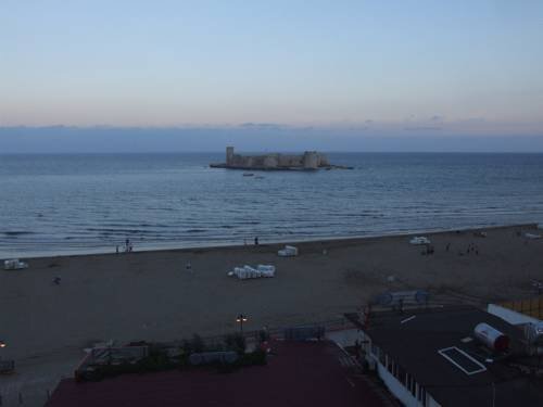 Силифке: Nisan Hill Hotel