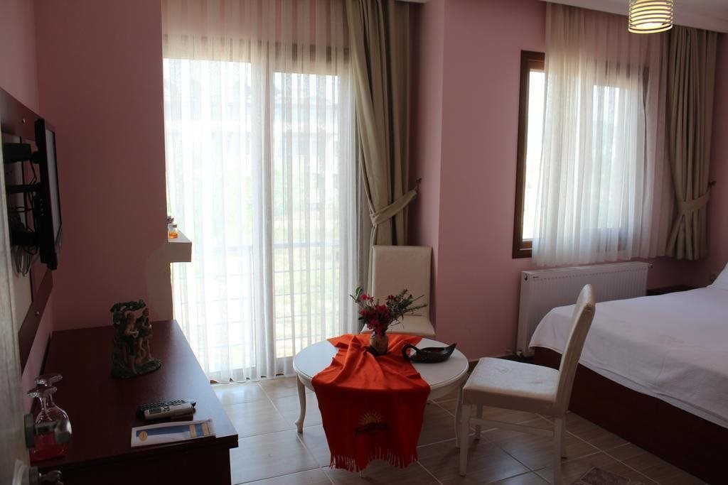 Сайл: Tramonto Hotel