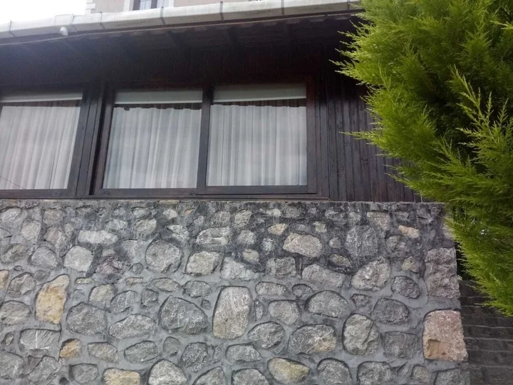 Сайл: Sea Port House
