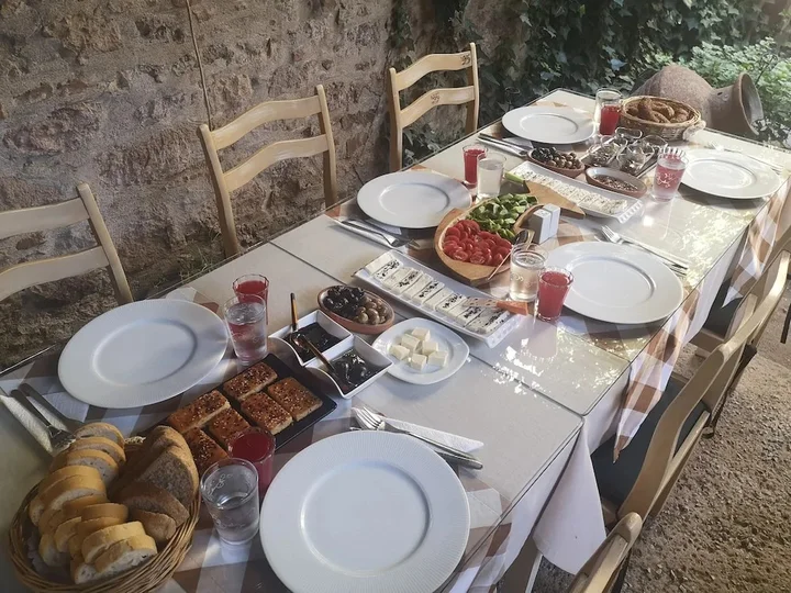 Айвалык: Ayvalik Sarigelin Pansiyon