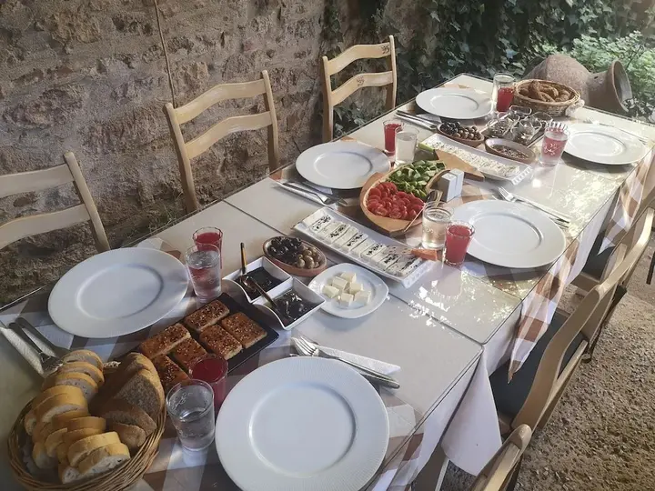Айвалык: Ayvalik Sarigelin Pansiyon